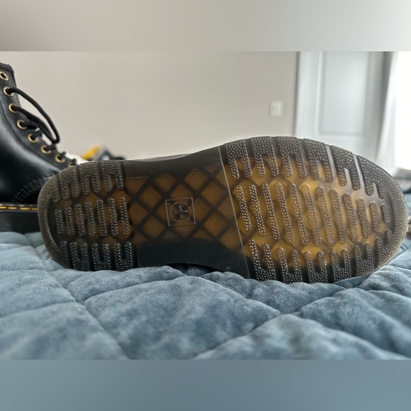 Dr. Martens - Picture 2 of 4